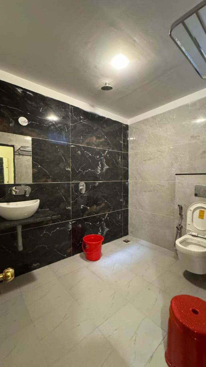 Hotel Prakasham Ujjain Eksteriør billede