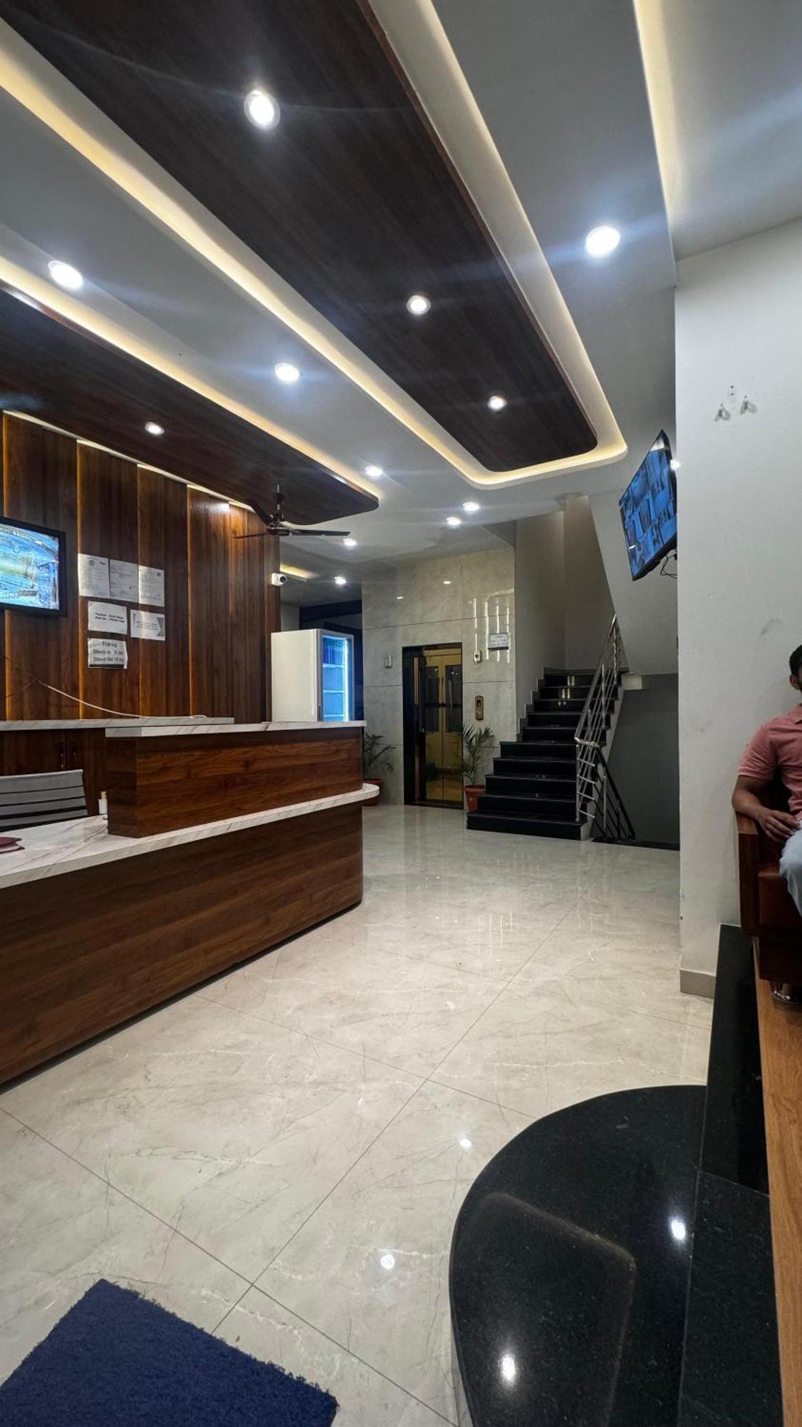 Hotel Prakasham Ujjain Eksteriør billede