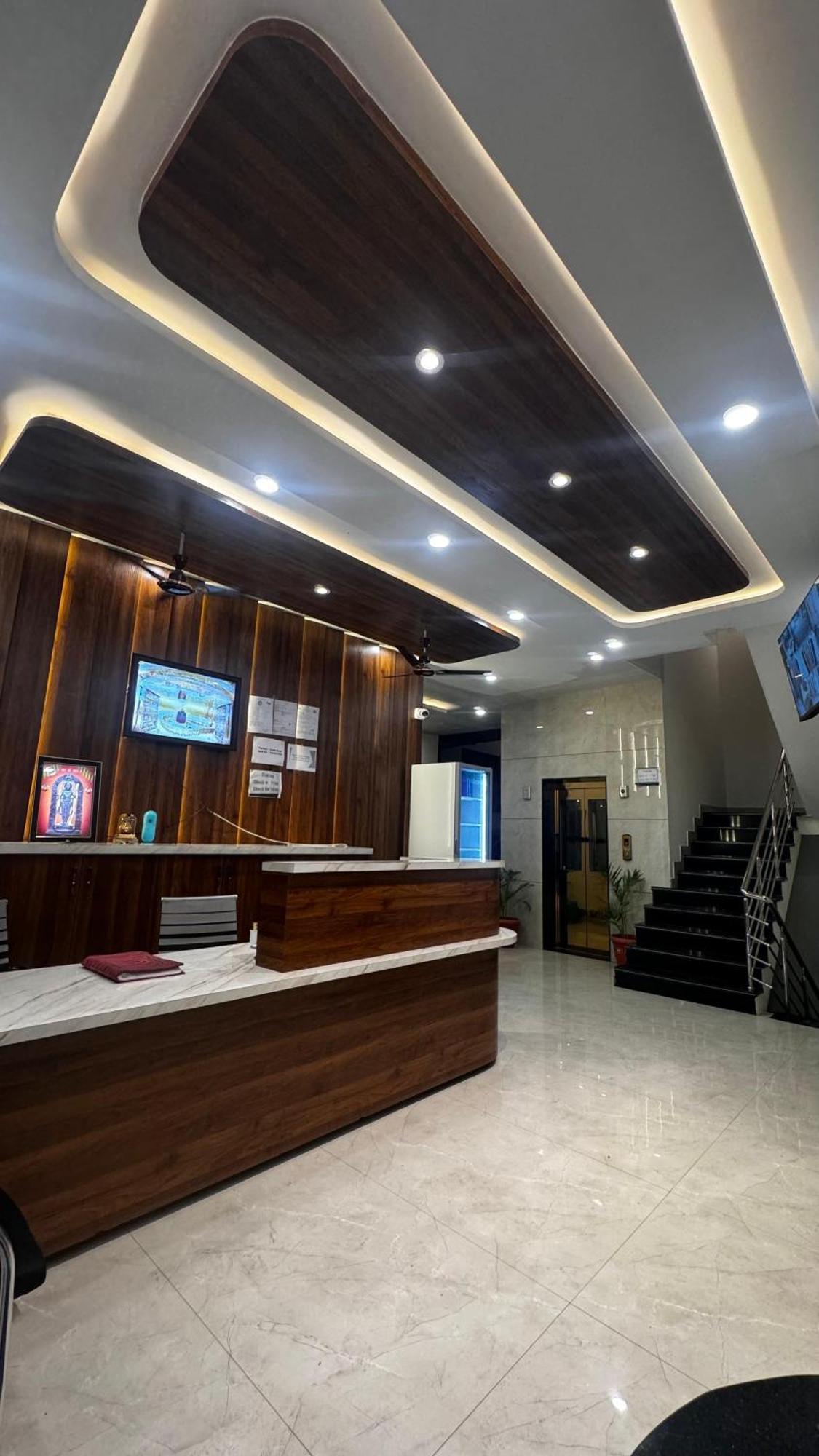 Hotel Prakasham Ujjain Eksteriør billede