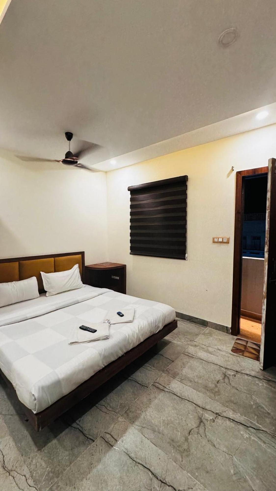 Hotel Prakasham Ujjain Eksteriør billede