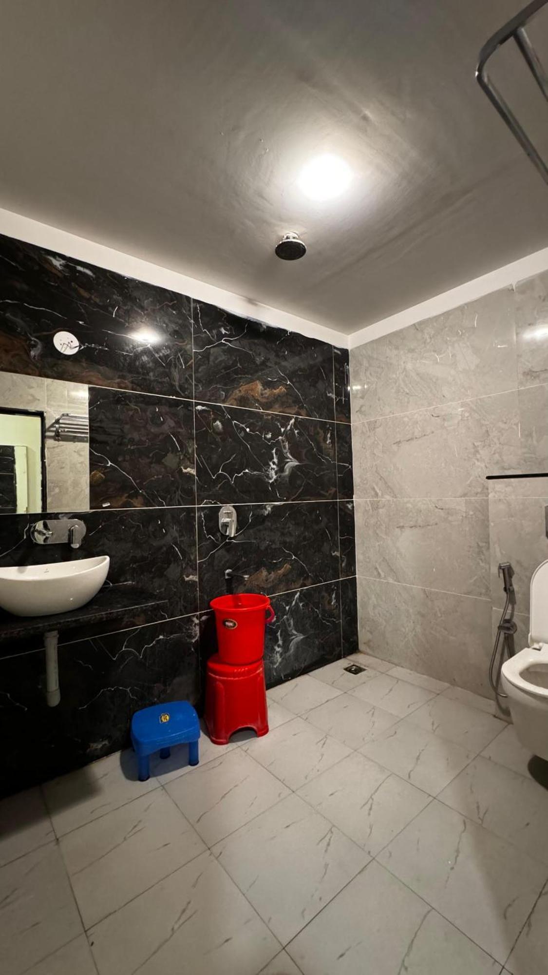 Hotel Prakasham Ujjain Eksteriør billede